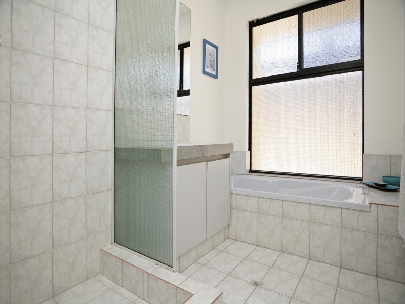 9 Gutha Rtt, Hocking WA 6065