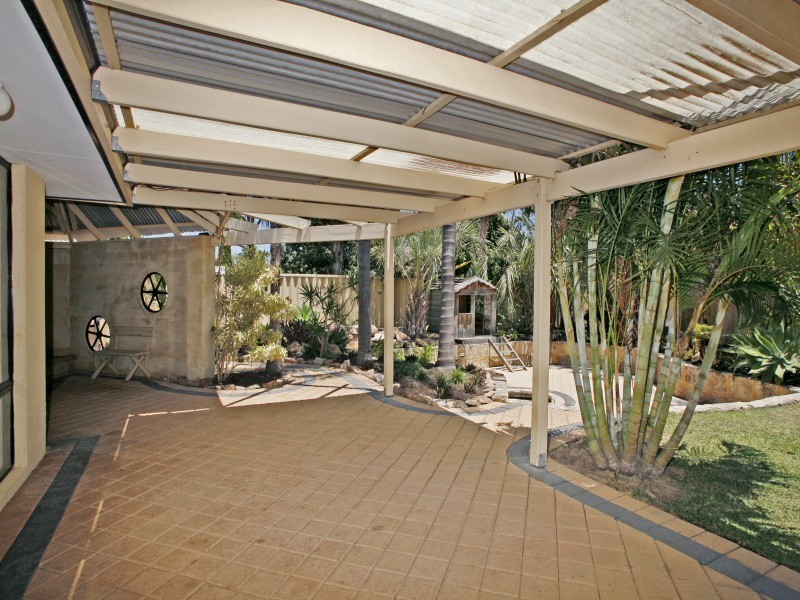 9 Gutha Rtt, Hocking WA 6065