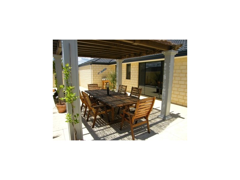 34 Crosthwait Circle, Tapping WA 6065