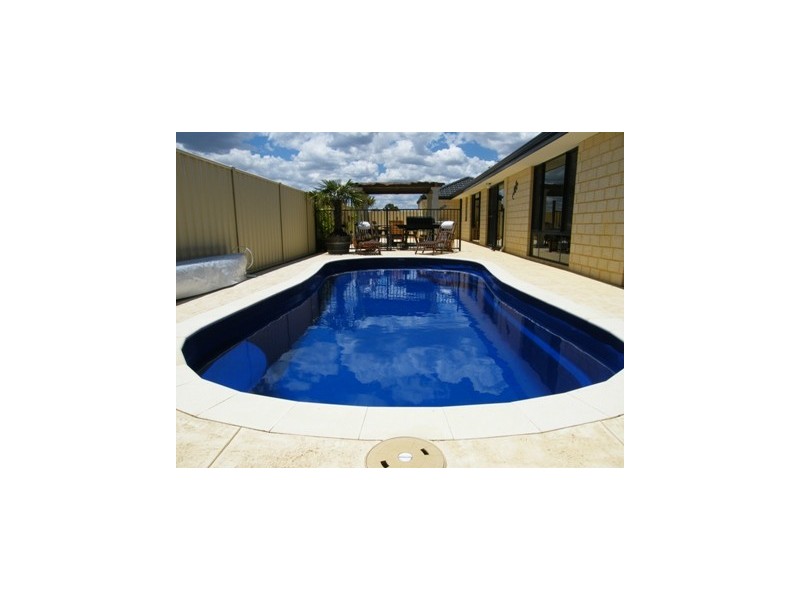34 Crosthwait Circle, Tapping WA 6065