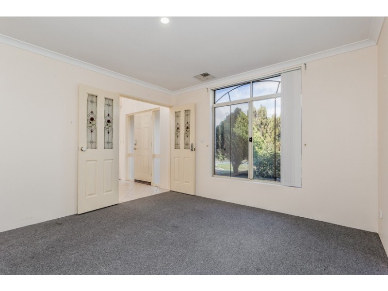 2 Malup Place, Sinagra WA 6065