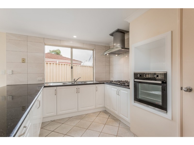 2 Malup Place, Sinagra WA 6065