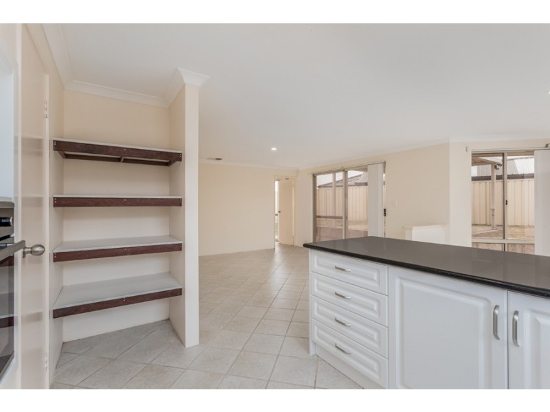 2 Malup Place, Sinagra WA 6065