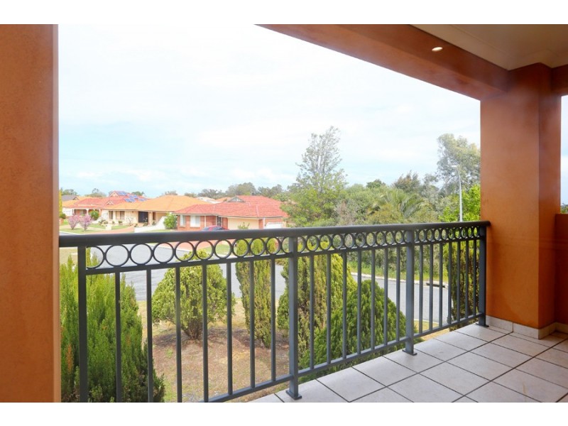 2 Malup Place, Sinagra WA 6065