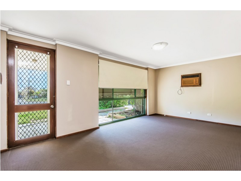 26 Thompson Drive, Wanneroo WA 6065