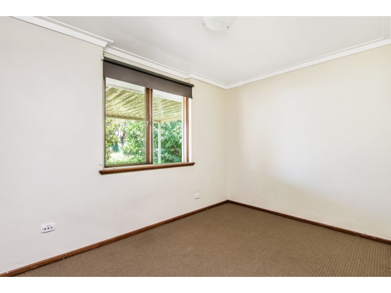 26 Thompson Drive, Wanneroo WA 6065