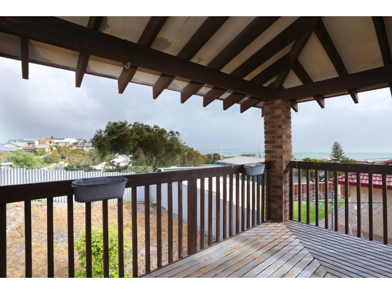 4 Nicholas Avenue, Quinns Rocks WA 6030