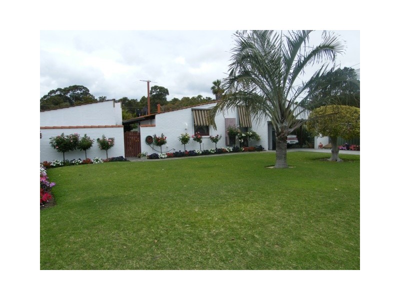 8  Taywood Drive, Wanneroo WA 6065