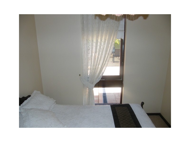 8  Taywood Drive, Wanneroo WA 6065