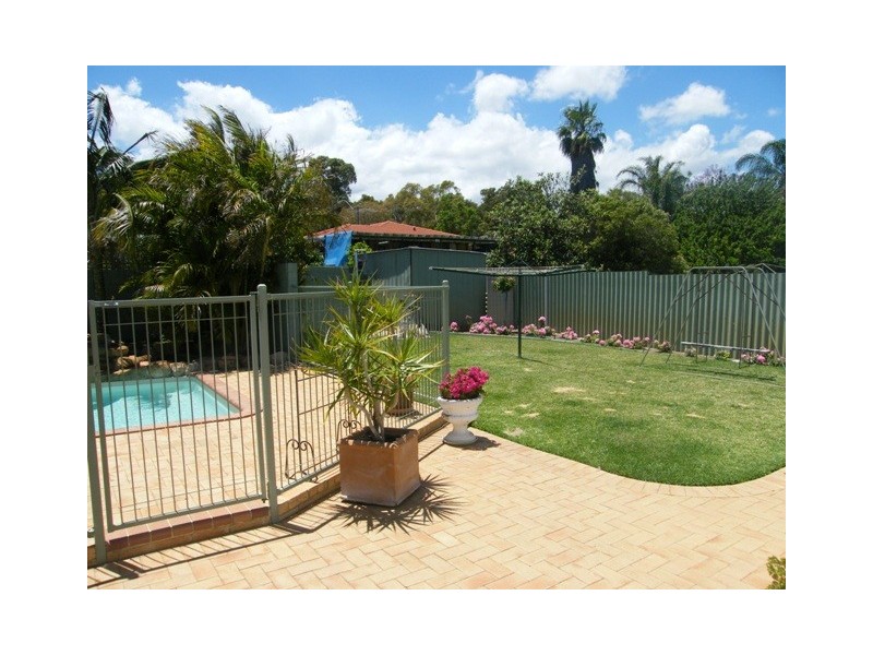 8  Taywood Drive, Wanneroo WA 6065