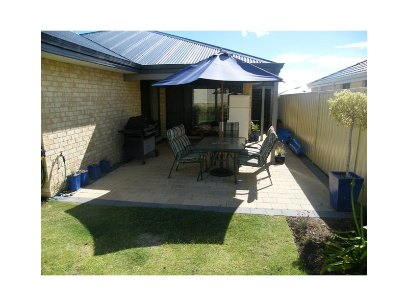 4 Politis Link, Wanneroo WA 6065