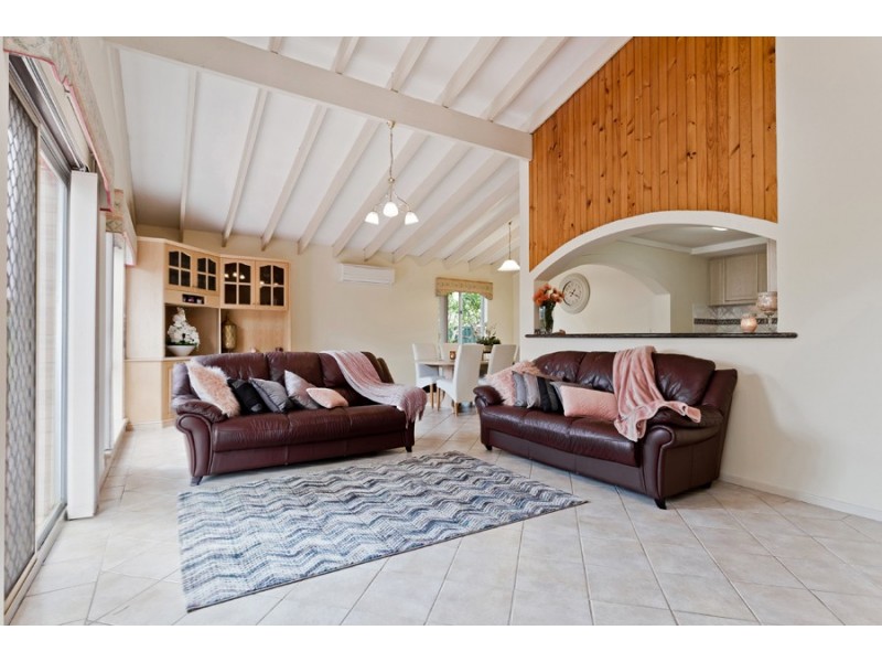 33 Bernedale Way, Duncraig WA 6023