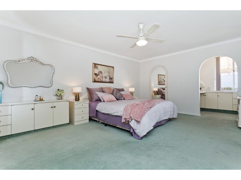 33 Bernedale Way, Duncraig WA 6023