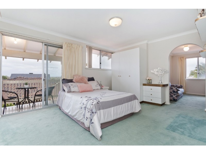 33 Bernedale Way, Duncraig WA 6023