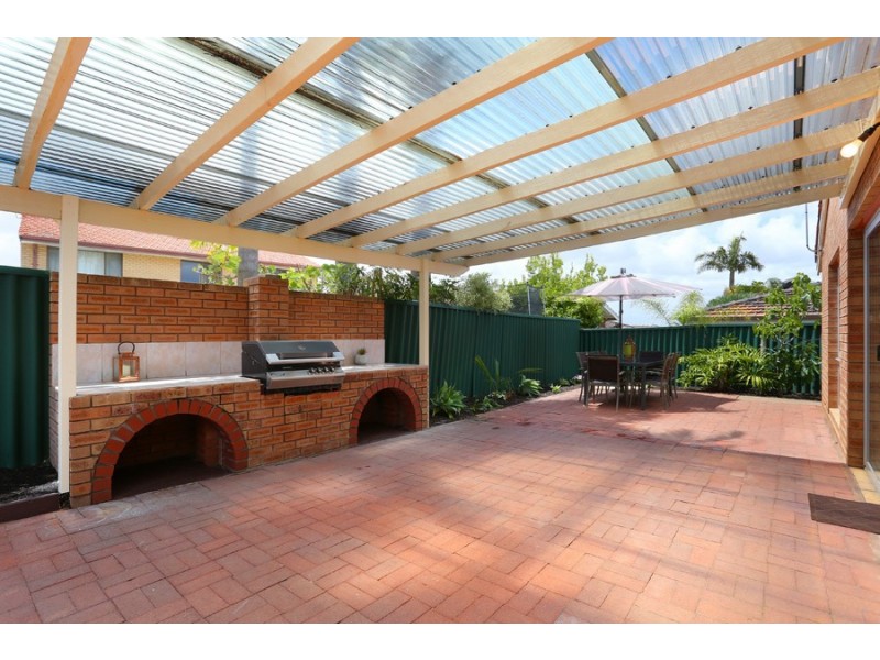 33 Bernedale Way, Duncraig WA 6023