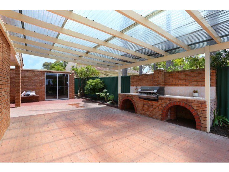 33 Bernedale Way, Duncraig WA 6023