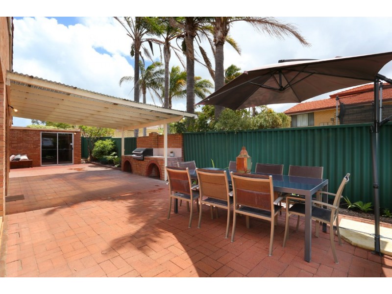 33 Bernedale Way, Duncraig WA 6023