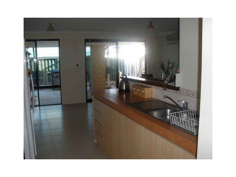 33 Frond Circuit, Banksia Grove WA 6031