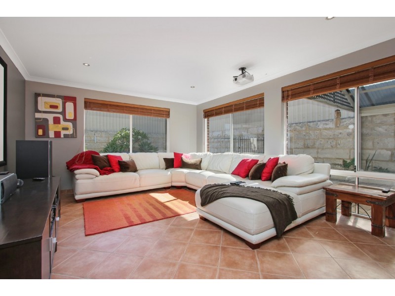 4 Gold Lane, Iluka WA 6028