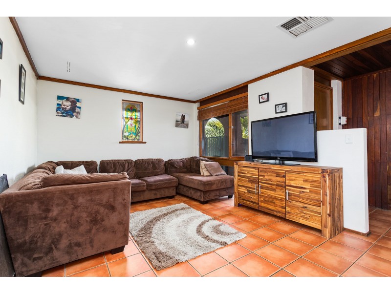 11 Clarkside Court, Wanneroo WA 6065