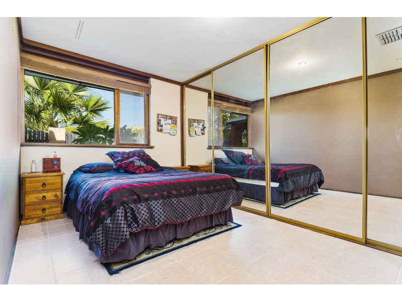 11 Clarkside Court, Wanneroo WA 6065