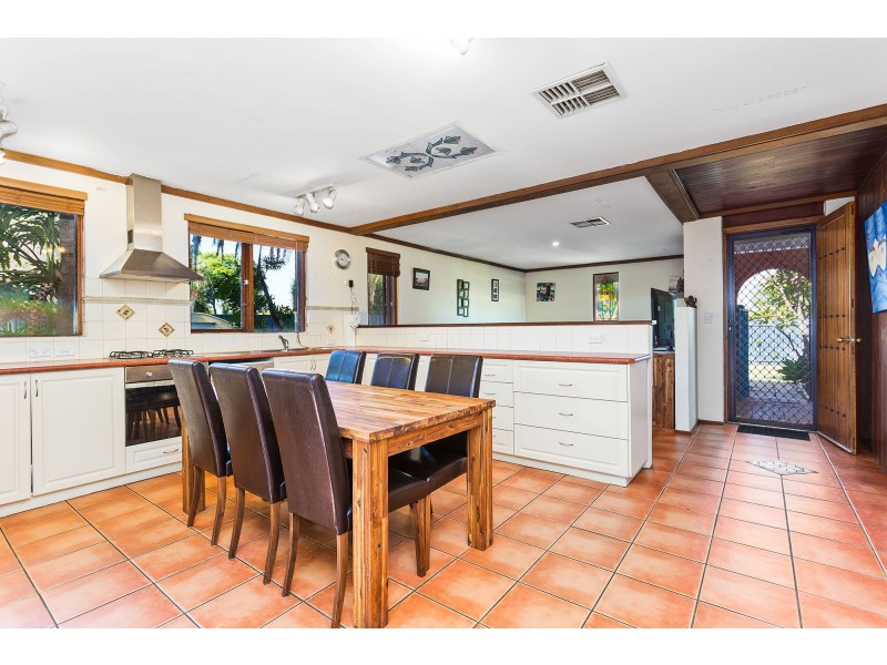 11 Clarkside Court, Wanneroo WA 6065