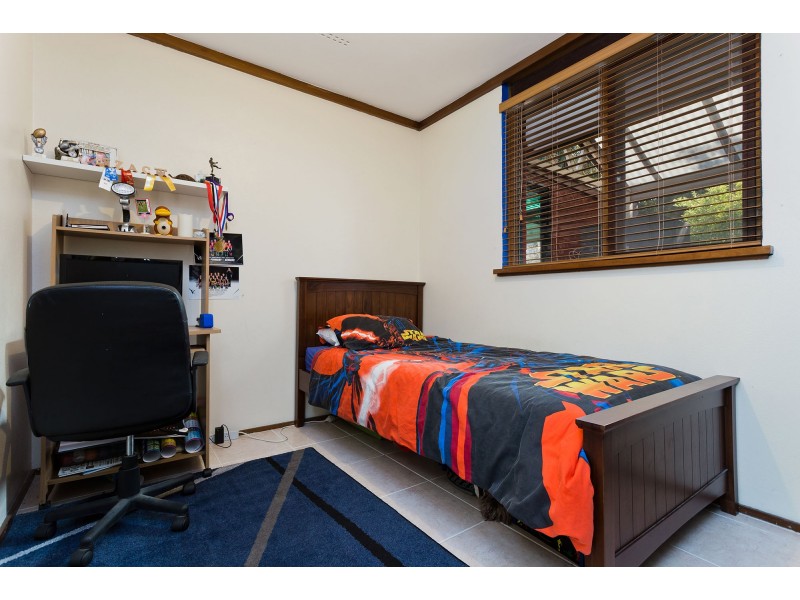 11 Clarkside Court, Wanneroo WA 6065