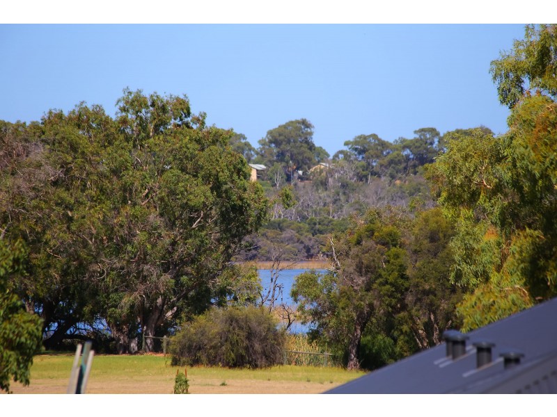 11 Clarkside Court, Wanneroo WA 6065