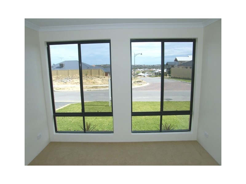 8A Ginsburg Turn, Tapping WA 6065