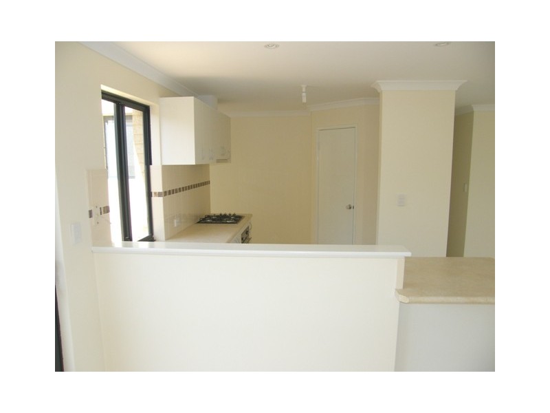 8A Ginsburg Turn, Tapping WA 6065