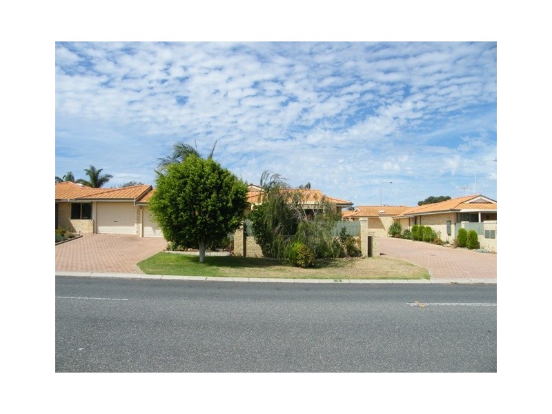 2/4  Callander Ave, Kinross WA 6028