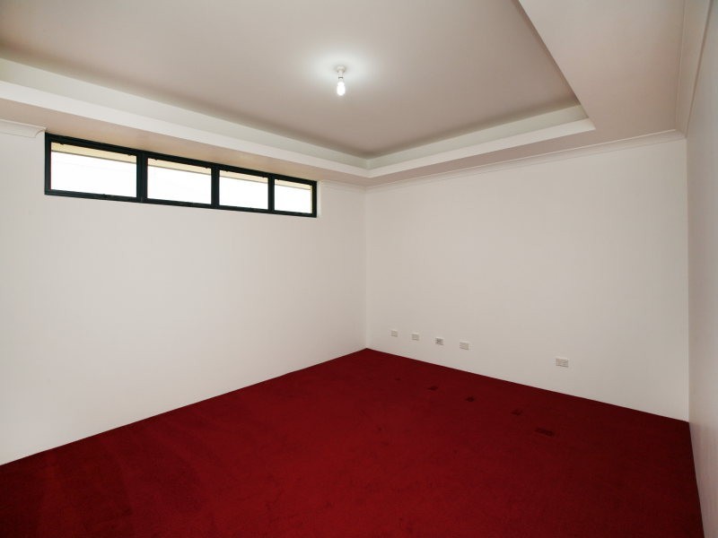 6 Bonvin Gardens, Tapping WA 6065