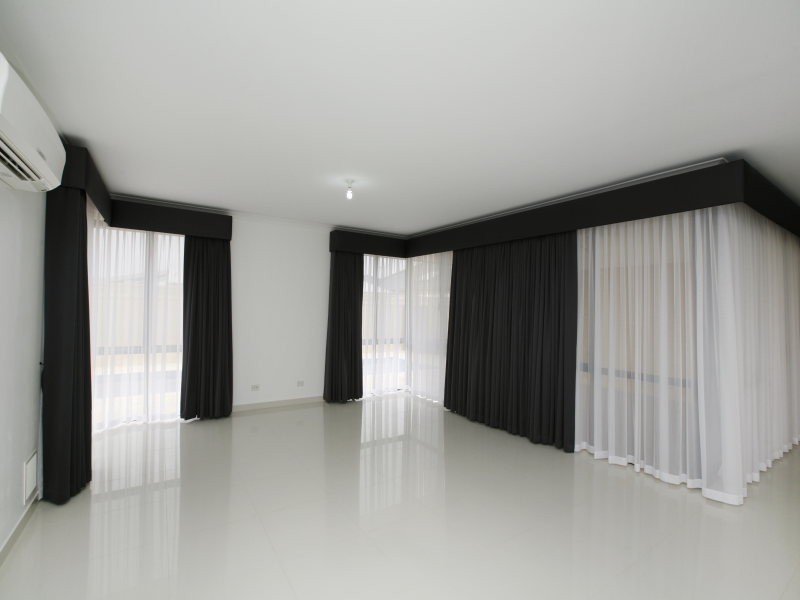 6 Bonvin Gardens, Tapping WA 6065