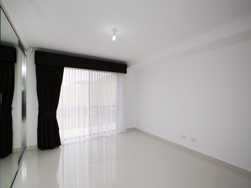 6 Bonvin Gardens, Tapping WA 6065