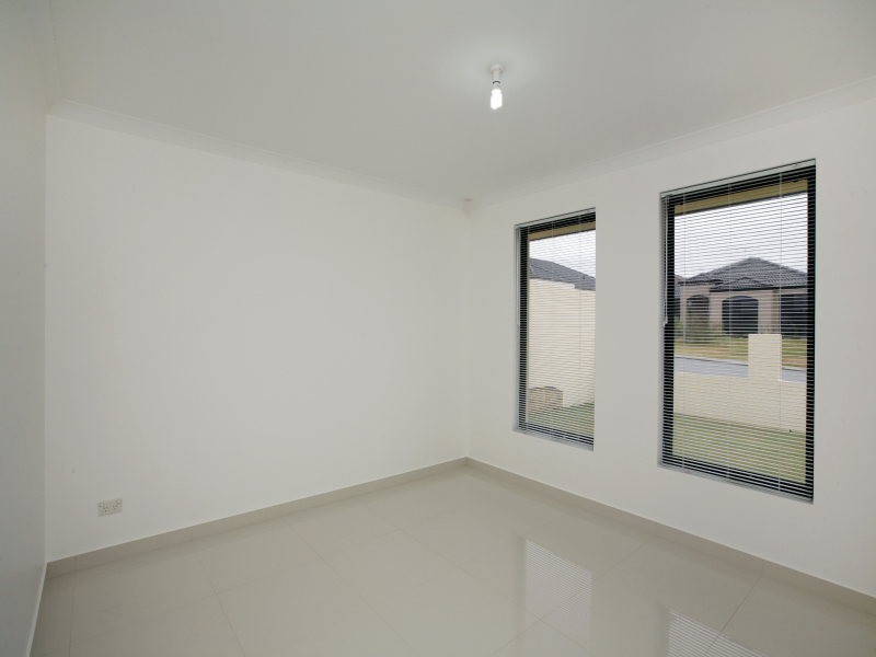 6 Bonvin Gardens, Tapping WA 6065