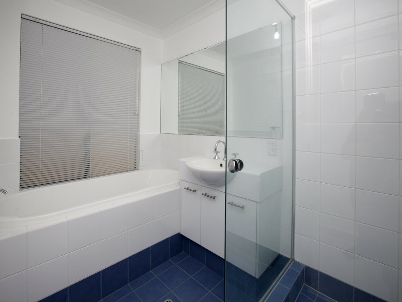 6 Bonvin Gardens, Tapping WA 6065