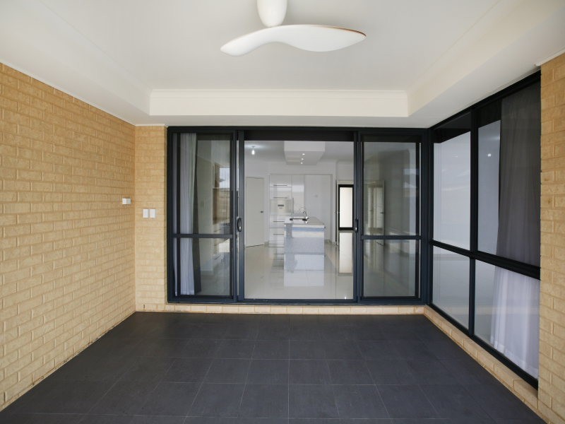 6 Bonvin Gardens, Tapping WA 6065