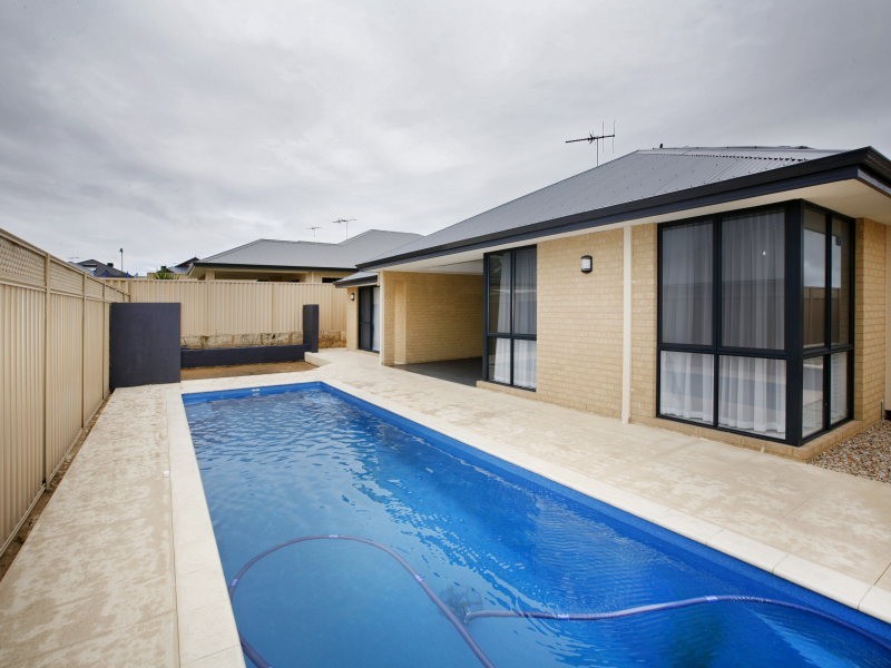 6 Bonvin Gardens, Tapping WA 6065