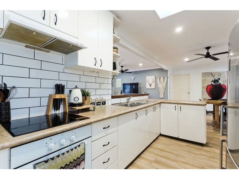 7 Wardong Place, Wanneroo WA 6065