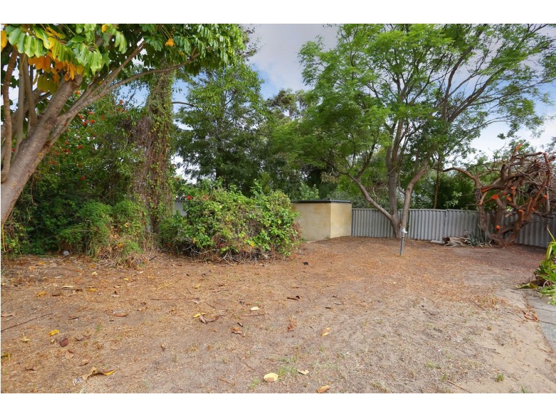 4 Towarda Way, Wanneroo WA 6065