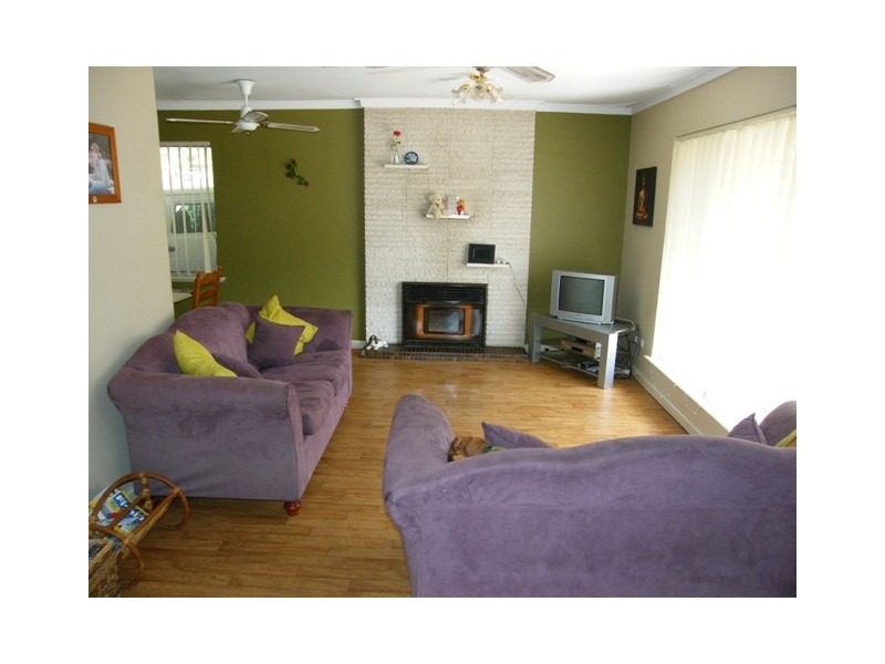 4 Muskoka Ave, Wanneroo WA 6065