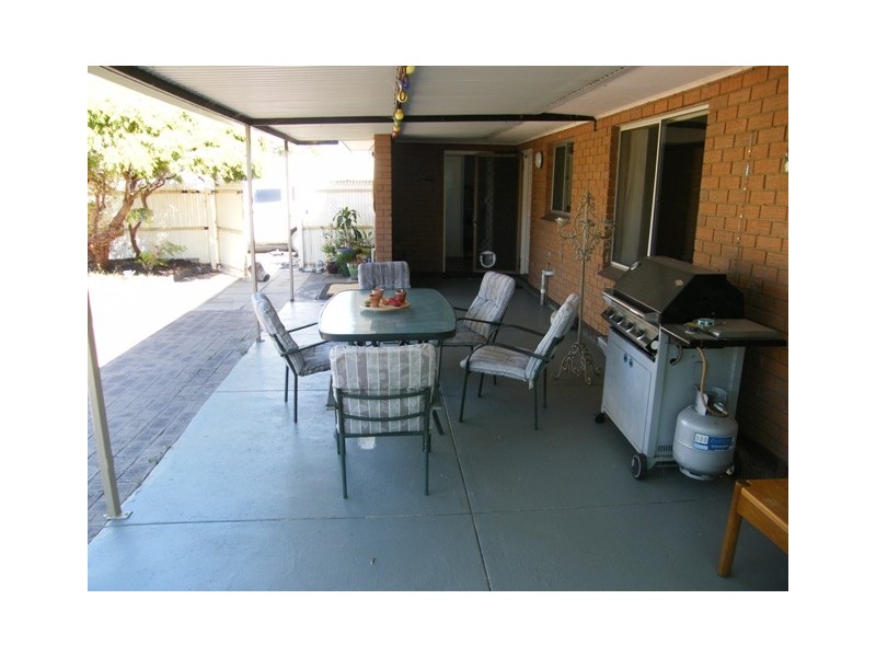 4 Muskoka Ave, Wanneroo WA 6065