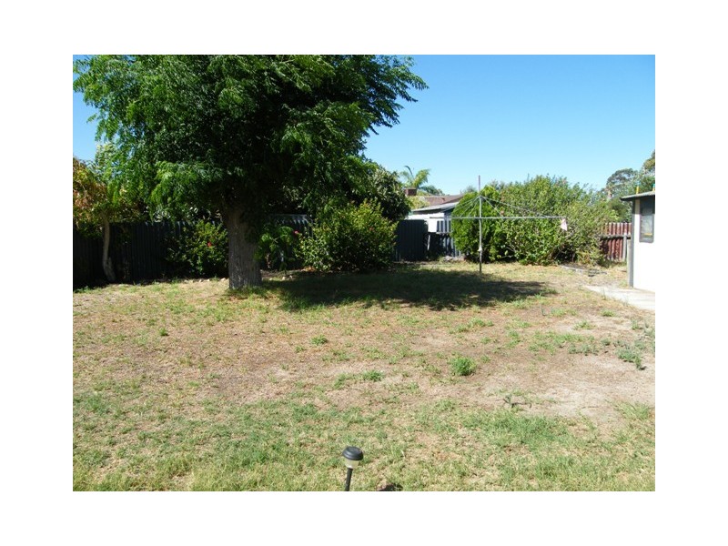 4 Muskoka Ave, Wanneroo WA 6065