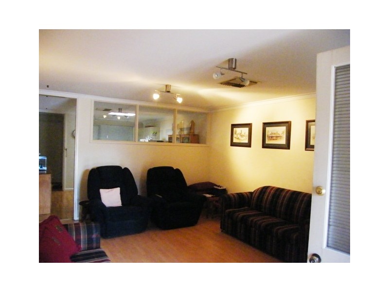 8A  Thompson Drive, Wanneroo WA 6065