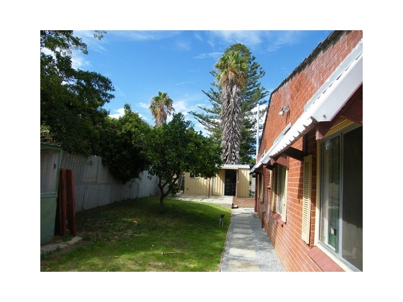 8A  Thompson Drive, Wanneroo WA 6065