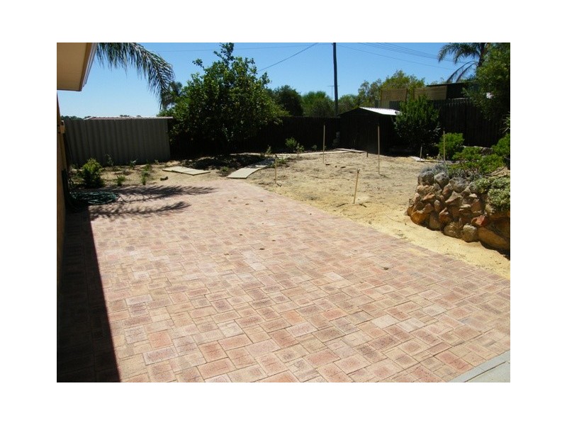 2 Yanna Place, Wanneroo WA 6065