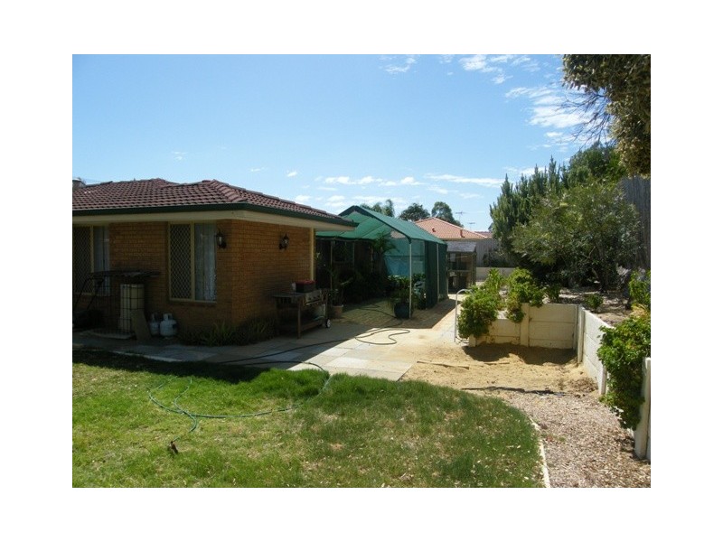 2 Lupin Court, Hocking WA 6065