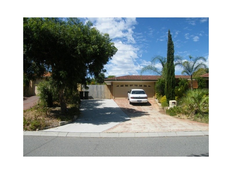 2 Lupin Court, Hocking WA 6065