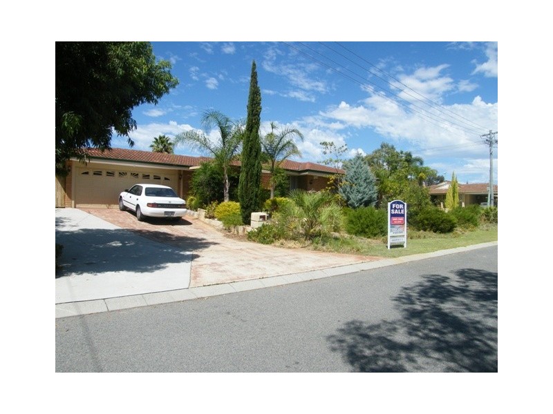 2 Lupin Court, Hocking WA 6065