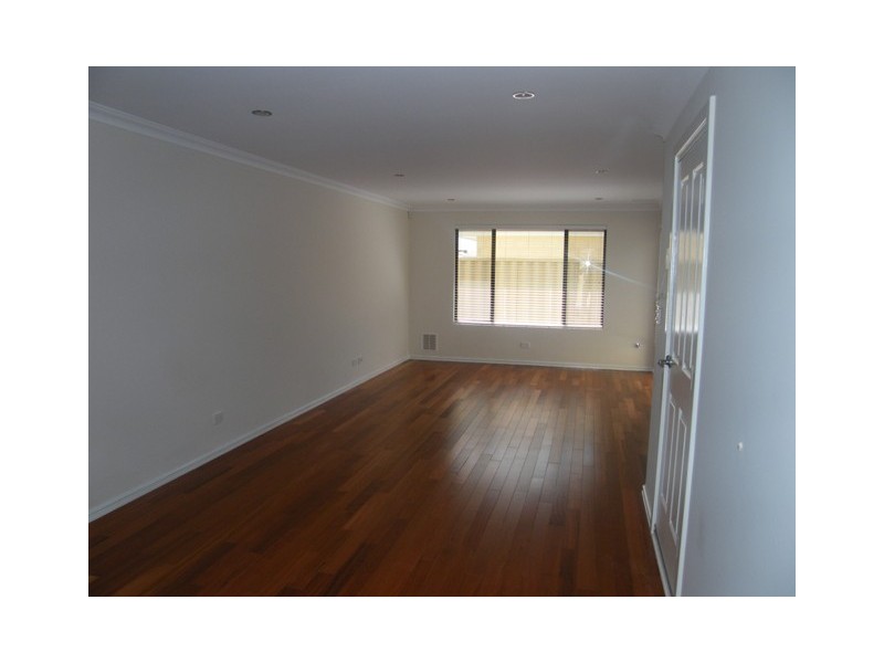 17B  Rosinski Cir, Tapping WA 6065